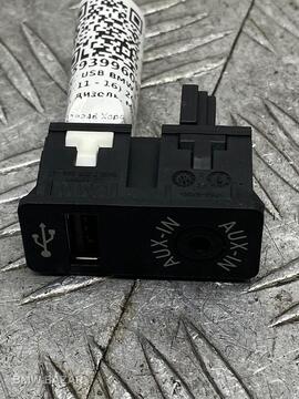 Разъем AUX / USB BMW 3 F30/F31 F30 2015