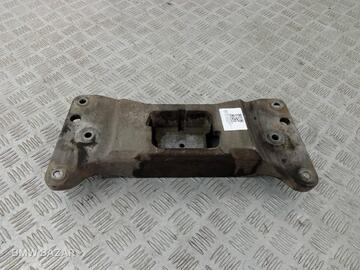 Кронштейн коробки (балка кпп) BMW 5 F10/F11 2011