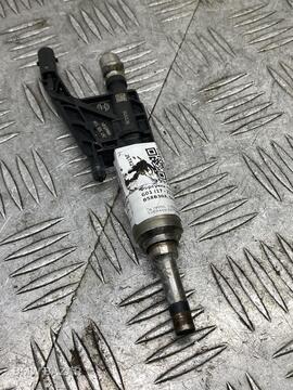 Форсунка топливная BMW X3 G01 2020 7639990