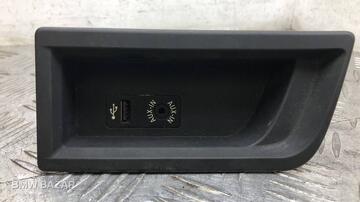 Разъем AUX / USB BMW 3 F30/F31 F31 2014