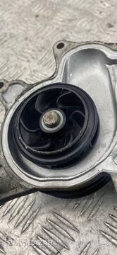 Водяная помпа BMW X5 F15 2015 11518516205