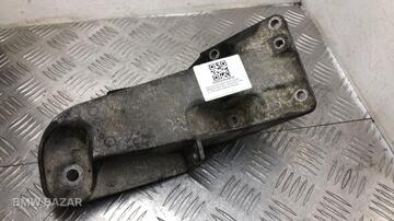 Кронштейн двигателя левый BMW X5 E53 2001 1096999
