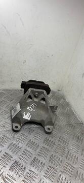 Кронштейн коробки (балка кпп) BMW 5 F10/F11 рест.