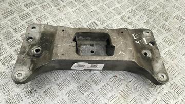 Кронштейн коробки (балка кпп) BMW 5 F10/F11 рест.