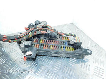 Блок предохранителей BMW 5 E60/E61 2007 8138830