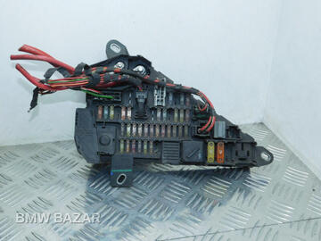 Блок предохранителей BMW 5 E60/E61 2004 6906588