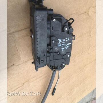 BMW F15 F16 f48 задний правый замок двери. Бмв