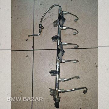 Bmw 7 F01 740 N54b30A топливная рампа с датчиком