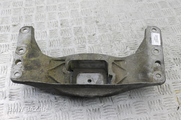 Кронштейн коробки (балка кпп) BMW 5 E60/E61 2004