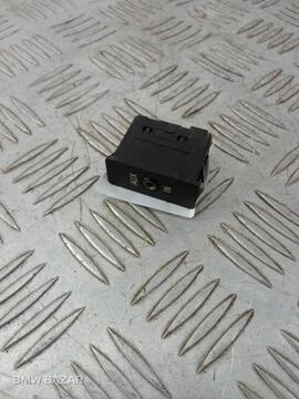 Разъем AUX / USB BMW 5 F10/F11 2011 61346930561